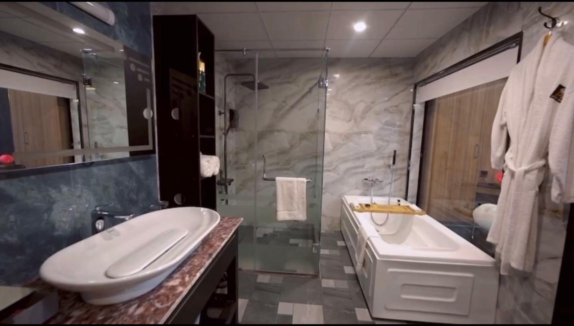 Iyi Luxury Inn Swat Saidu Sharif Exterior foto